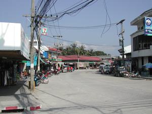Hauptstrae in Thong Sala
